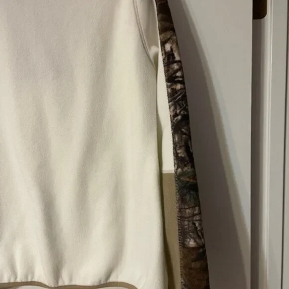 Legendary Whitetails Fleece Quarter Zip (Medium) - Picture 7 of 7